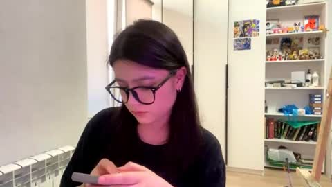Marie online show from May 6, 12:10 pm