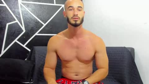Snapshot of shooter_boy_ chatting on February 10, 3:03 am Shooter online show from February 10, 3:03 am
