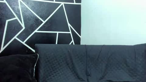 Snapshot of shooter_boy_ chatting on February 25, 2:25 am Shooter online show from February 25, 2:25 am