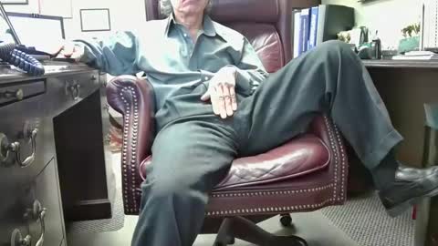 nikolas send dm for an appointment online show from February 18, 5:31 pm