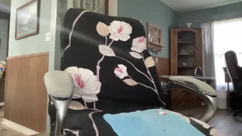 Snapshot of shortthickcock57 chatting on October 12, 10:53 pm shortthickcock57 online show from October 12, 10:53 pm