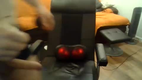 Snapshot of showherenow chatting on March 16, 8:07 am showherenow online show from March 16, 8:07 am