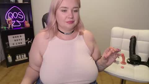 Snapshot of showmebbw chatting on June 9, 3:01 pm Mimi online show from June 9, 3:01 pm