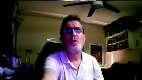 Snapshot of shrewtamer chatting on December 9, 5:51 am shrewtamer online show from December 9, 5:51 am
