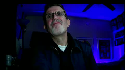 Snapshot of shrewtamer chatting on January 18, 1:52 am shrewtamer online show from January 18, 1:52 am