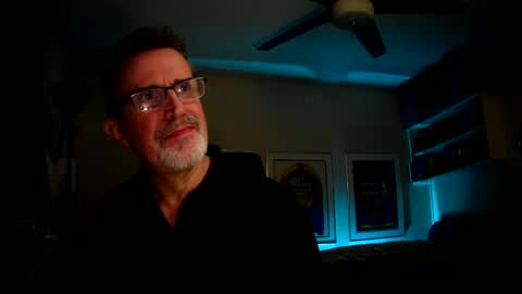 Snapshot of shrewtamer chatting on March 8, 9:50 am shrewtamer online show from March 8, 9:50 am