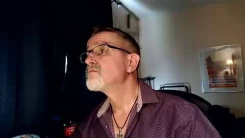 Snapshot of shrewtamer chatting on July 11, 1:08 am shrewtamer online show from July 11, 1:08 am