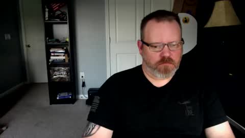 Snapshot of shughes740 chatting on April 15, 11:27 pm shughes740 online show from April 15, 11:27 pm