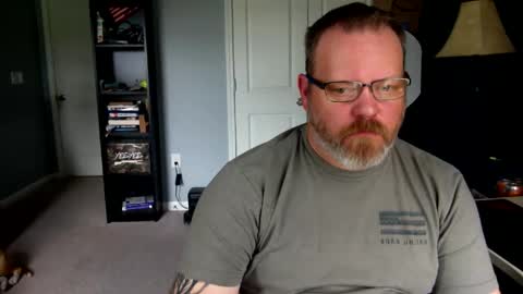 Snapshot of shughes740 chatting on April 26, 4:48 pm shughes740 online show from April 26, 4:48 pm