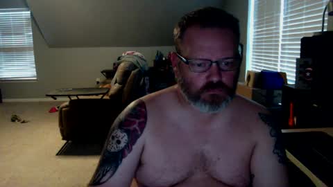 Snapshot of shughes740 chatting on July 7, 10:36 pm shughes740 online show from July 7, 10:36 pm