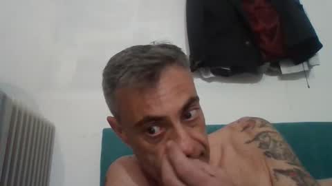 shun1261 online show from March 30, 7:15 pm