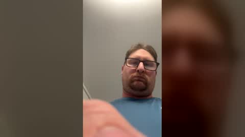 shweatyballs28 online show from March 31, 1:29 am