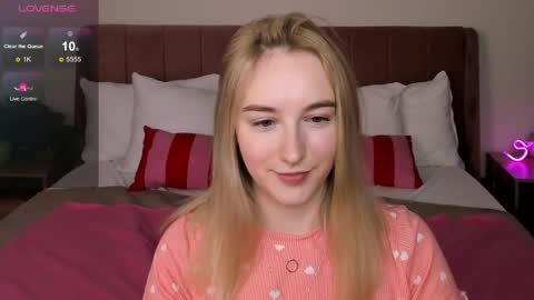 Snapshot of shy__polly chatting on May 16, 12:18 am Polly online show from May 16, 12:18 am