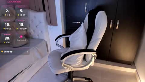 Nahomy online show from September 27, 5:23 am