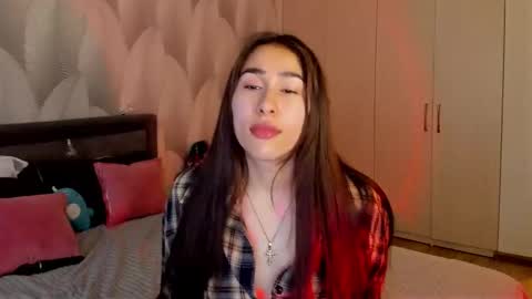 Snapshot of shy_bambiii chatting on December 2, 3:12 am Mika online show from December 2, 3:12 am