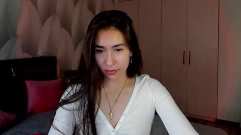 Snapshot of shy_bambiii chatting on December 21, 3:24 am Mika online show from December 21, 3:24 am