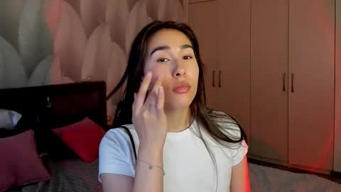 Snapshot of shy_bambiii chatting on December 22, 3:36 am Mika online show from December 22, 3:36 am