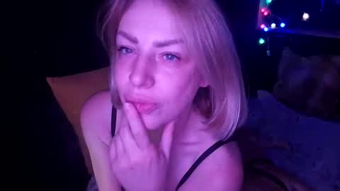 shy_girl80 online show from November 4, 11:48 pm