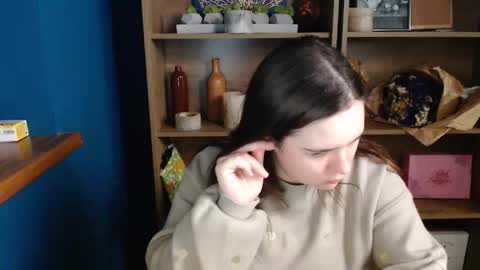 Snapshot of shy_lil chatting on October 24, 5:04 am shy_lil online show from October 24, 5:04 am