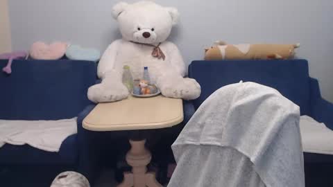 Snapshot of shy_moony chatting on May 5, 8:06 pm just Alex online show from May 5, 8:06 pm