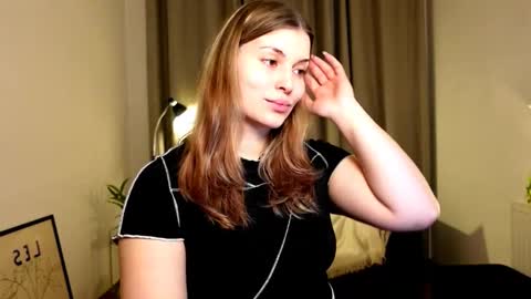 shy_nerd_babyy online show from January 2, 4:46 pm