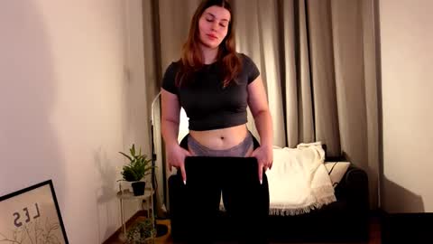 shy_nerd_babyy online show from January 20, 11:35 am