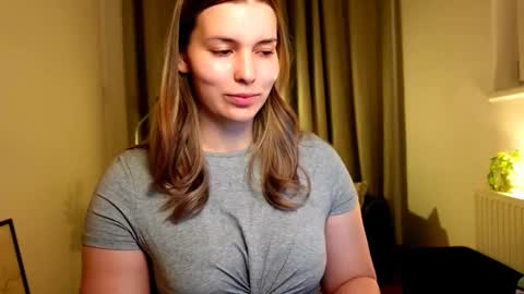 shy_nerd_babyy online show from February 22, 4:40 am