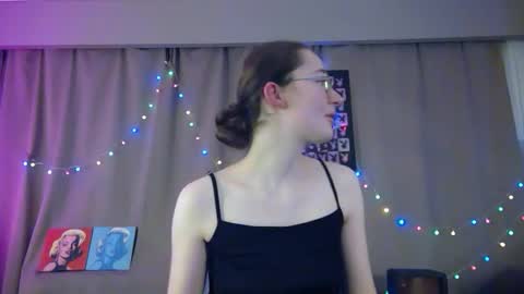 Snapshot of shy_night_bat chatting on March 30, 10:22 pm Shy Night Bat online show from March 30, 10:22 pm