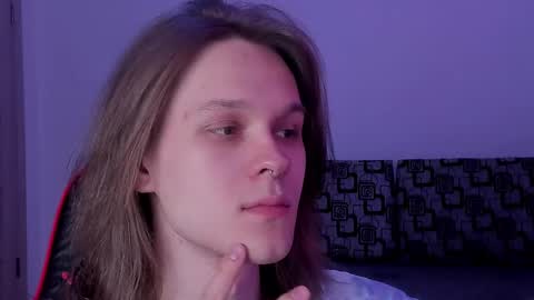 Snapshot of shy_nny chatting on October 1, 11:05 am Mark online show from October 1, 11:05 am