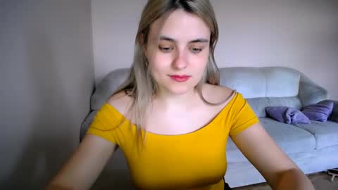 shy_sabrina_ online show from April 29, 12:20 pm
