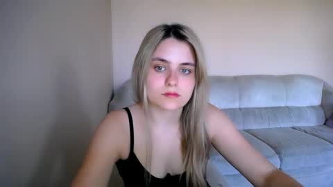shy_sabrina_ online show from May 6, 2:22 pm