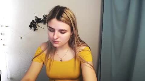 shy_sabrina_ online show from May 20, 11:49 am