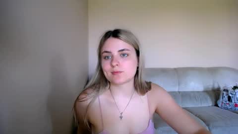 shy_sabrina_ online show from May 22, 11:16 am