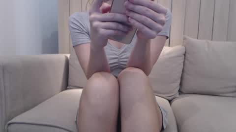 Snapshot of shy_schoolgirl_ chatting on February 5, 3:52 pm shy_schoolgirl_ online show from February 5, 3:52 pm