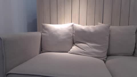 Snapshot of shy_schoolgirl_ chatting on February 18, 4:37 pm shy_schoolgirl_ online show from February 18, 4:37 pm