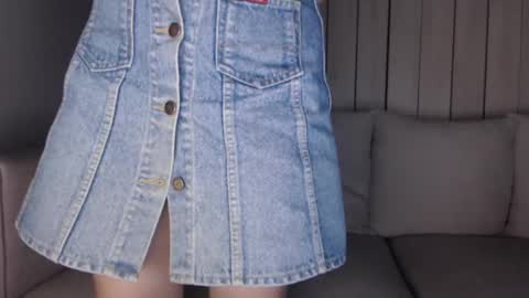 Snapshot of shy_schoolgirl_ chatting on February 20, 7:41 pm shy_schoolgirl_ online show from February 20, 7:41 pm