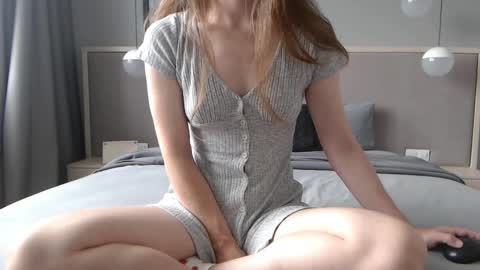 Snapshot of shy_schoolgirl_ chatting on September 12, 9:09 am shy_schoolgirl_ online show from September 12, 9:09 am