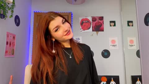 Snapshot of shybella_girl chatting on December 12, 7:52 am Bella online show from December 12, 7:52 am