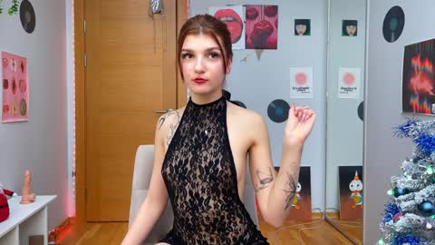Snapshot of shybella_girl chatting on December 18, 9:58 am Bella online show from December 18, 9:58 am