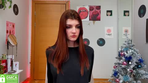 Snapshot of shybella_girl chatting on January 14, 10:17 am Bella online show from January 14, 10:17 am