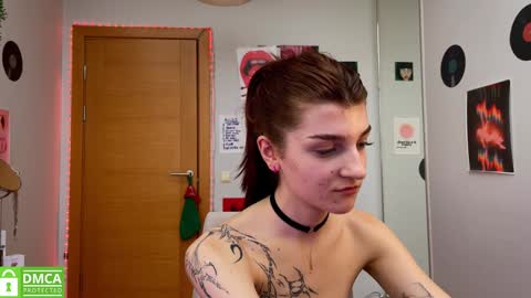 Snapshot of shybella_girl chatting on January 15, 12:04 pm Bella online show from January 15, 12:04 pm
