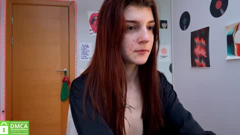 Snapshot of shybella_girl chatting on January 19, 7:25 am Bella online show from January 19, 7:25 am