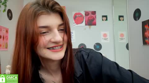 Snapshot of shybella_girl chatting on January 28, 10:12 am Bella online show from January 28, 10:12 am