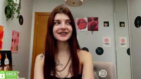 Snapshot of shybella_girl chatting on February 28, 10:20 am Bella online show from February 28, 10:20 am