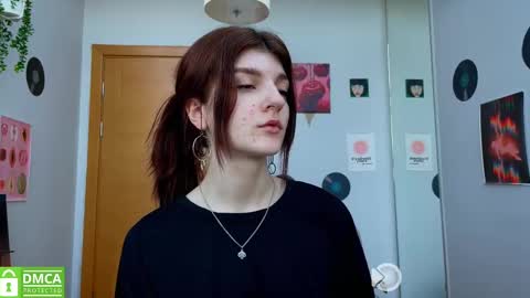 Snapshot of shybella_girl chatting on March 6, 7:03 am Bella online show from March 6, 7:03 am