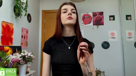 Snapshot of shybella_girl chatting on March 11, 11:01 am Bella online show from March 11, 11:01 am