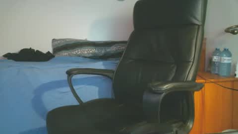 shyboyhugecum2020 online show from October 14, 2:23 am