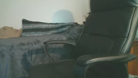 shyboyhugecum2020 online show from November 3, 3:41 am