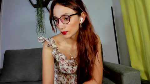 Snapshot of shybut_naughty chatting on January 17, 12:42 pm Tell me Ari My only social media will be IG online show from January 17, 12:42 pm