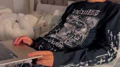 shydude666 online show from December 28, 8:04 pm